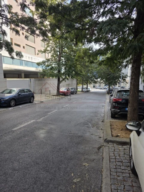 Garagem para Venda em Parque das Nações