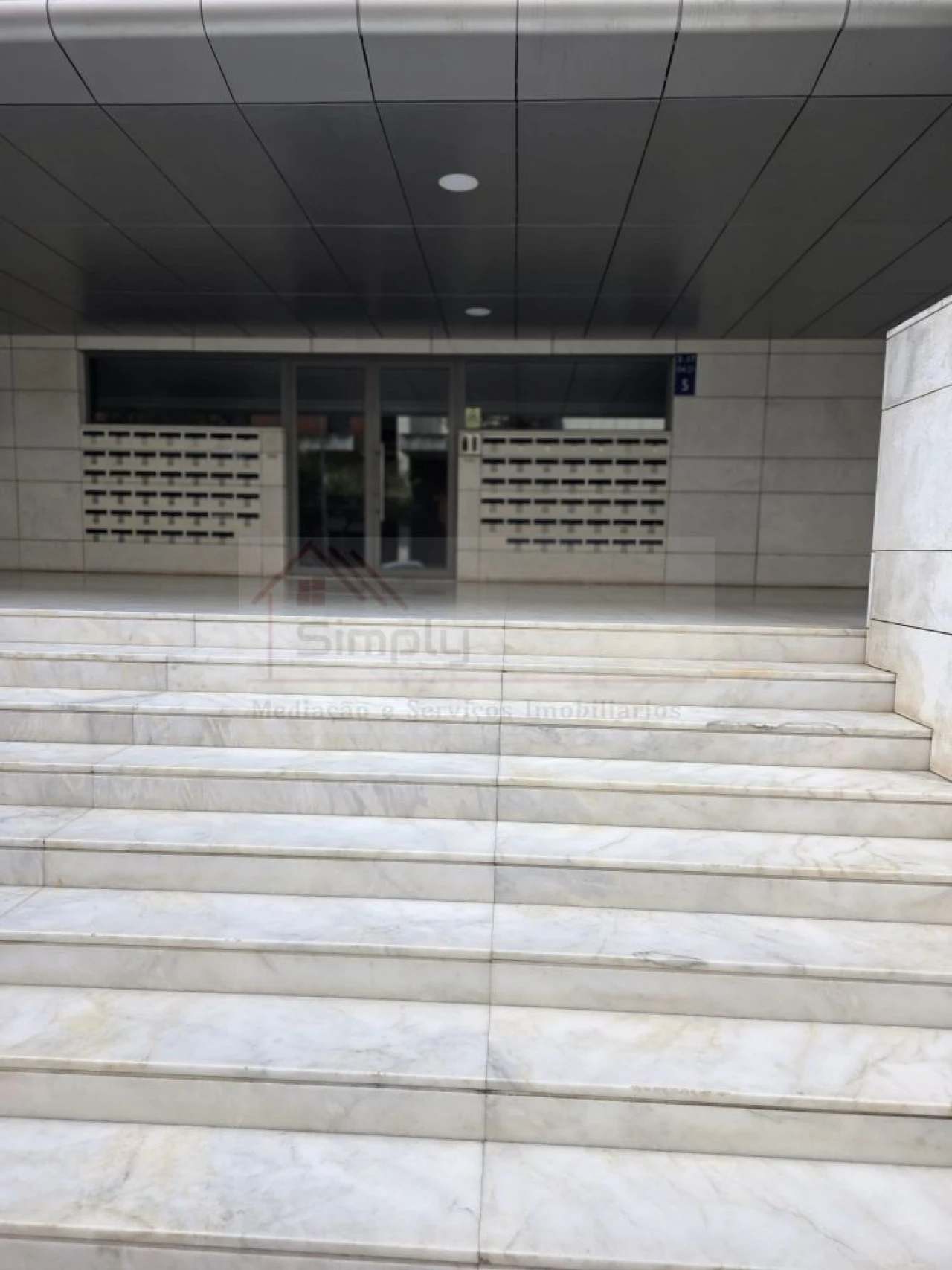 Garagem para Venda em Parque das Nações Foto 1