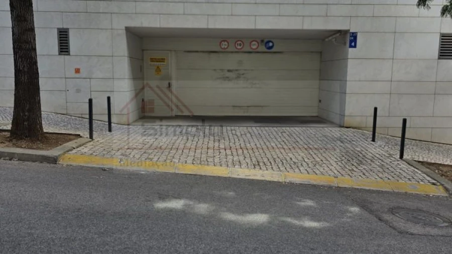 Garagem para Venda em Parque das Nações