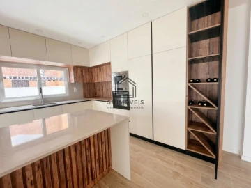 Moradia T4 para Venda em Quinta do Anjo