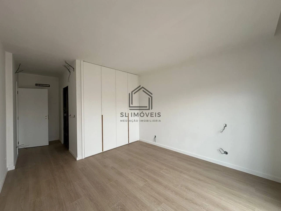 Moradia T4 para Venda em Quinta do Anjo Foto 9