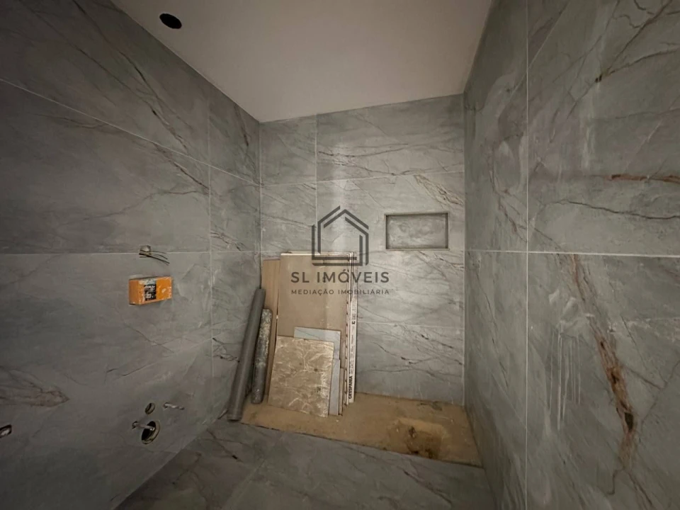 Moradia T4 para Venda em Quinta do Anjo Foto 13