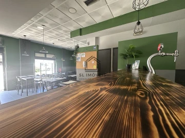 Loja para Trespasse em Seixal, Arrentela e Aldeia de Paio Pires