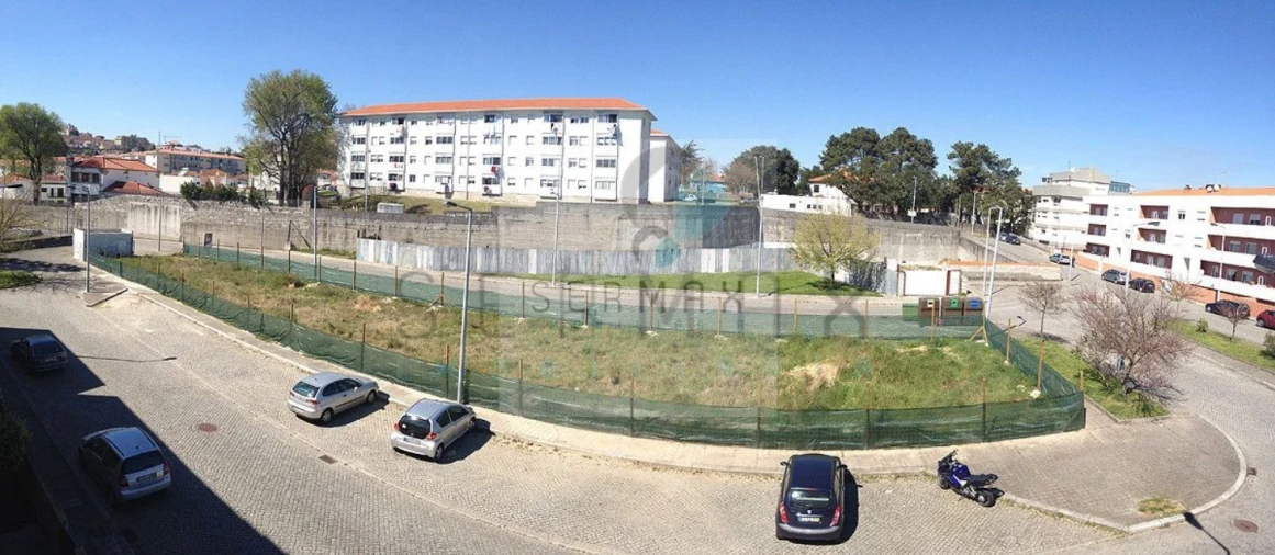 Terreno para Venda em Campanhã Foto 3