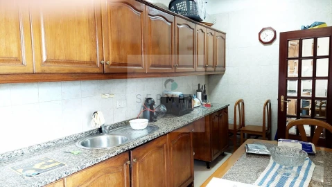 Moradia T8 para Venda em Campanhã