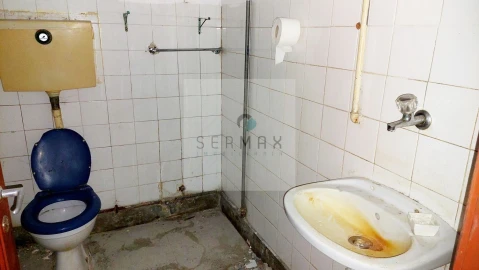 Moradia T8 para Venda em Campanhã