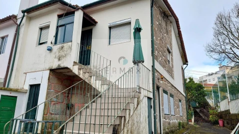 Moradia T8 para Venda em Campanhã