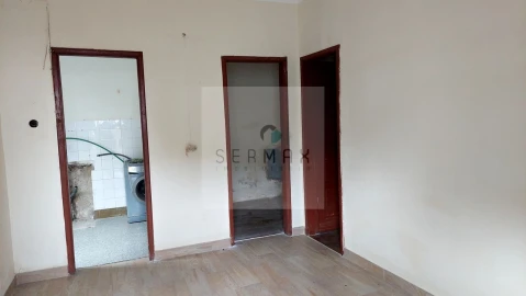 Moradia T8 para Venda em Campanhã