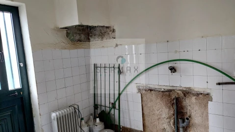 Moradia T8 para Venda em Campanhã