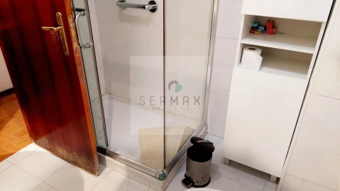 Moradia T8 para Venda em Campanhã