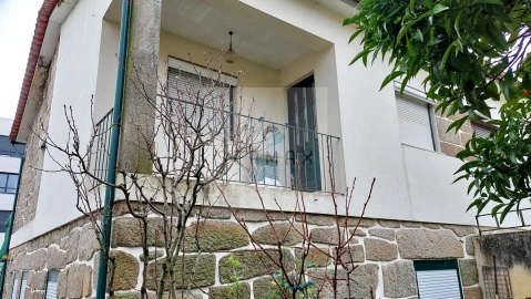 Moradia T8 para Venda em Campanhã