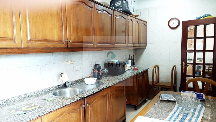 Moradia T8 para Venda em Campanhã Foto 3