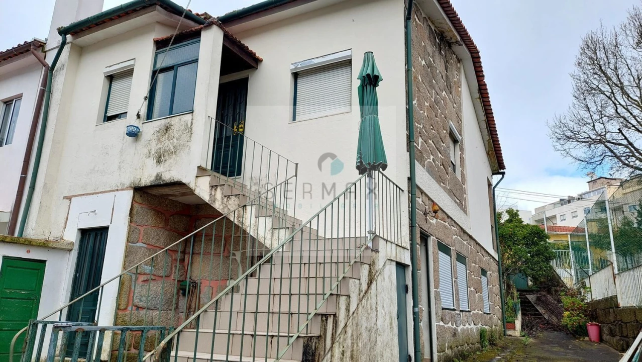 Moradia T8 para Venda em Campanhã Foto 1