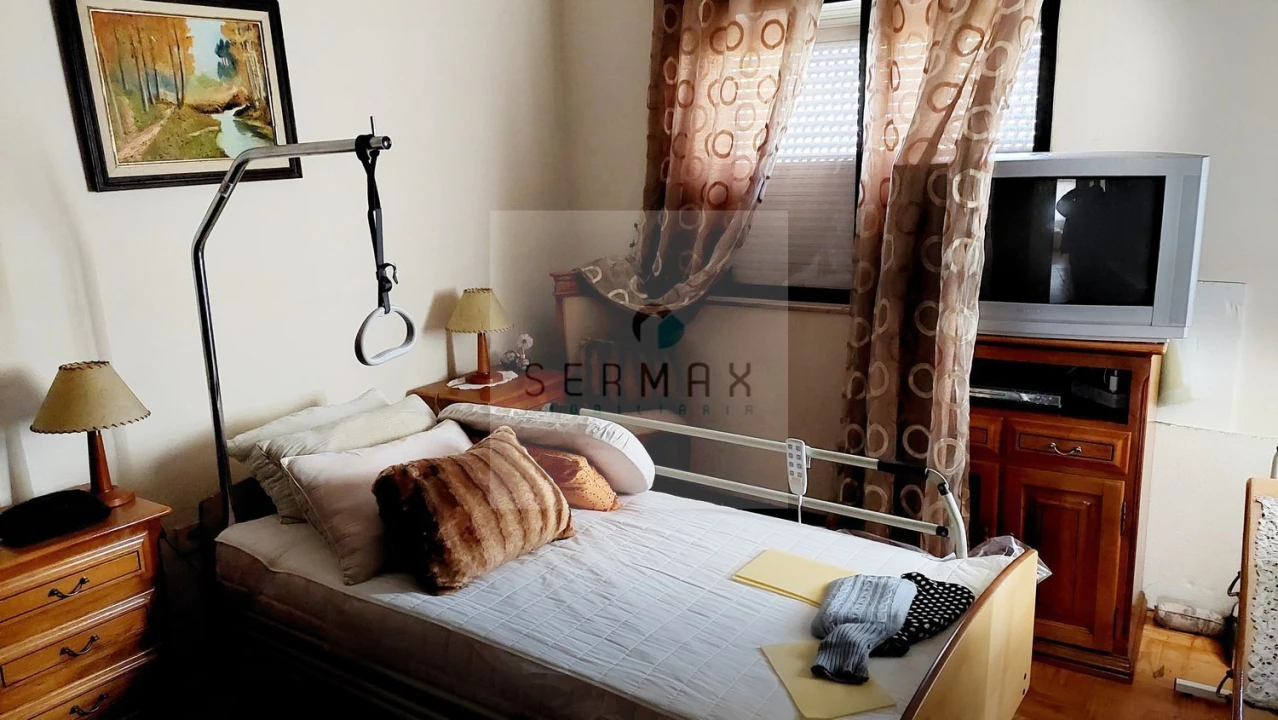 Moradia T8 para Venda em Campanhã Foto 6