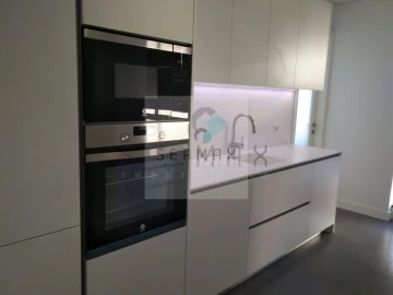 Apartamento T4 para Venda em Cedofeita, Santo Ildefonso, Sé, Miragaia, São Nicolau e Vitória