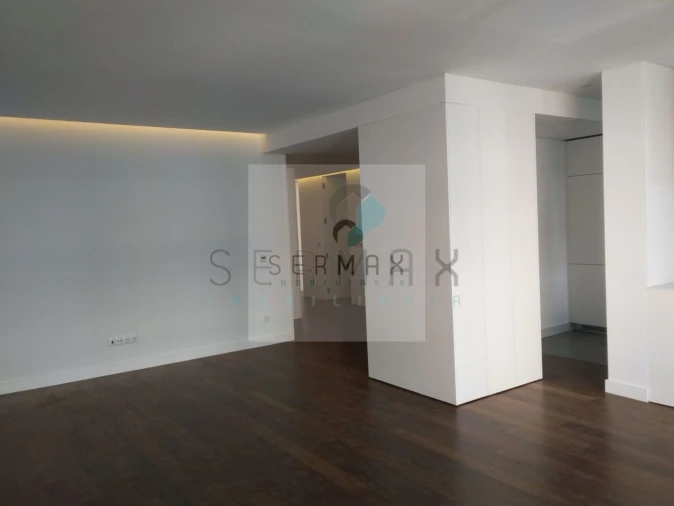 Apartamento T4 para Venda em Cedofeita, Santo Ildefonso, Sé, Miragaia, São Nicolau e Vitória Foto 12