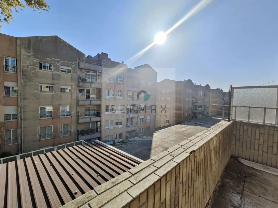 Apartamento T2 para Venda em Campanhã Foto 7
