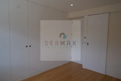 Apartamento T3 para Venda em Lordelo do Ouro e Massarelos