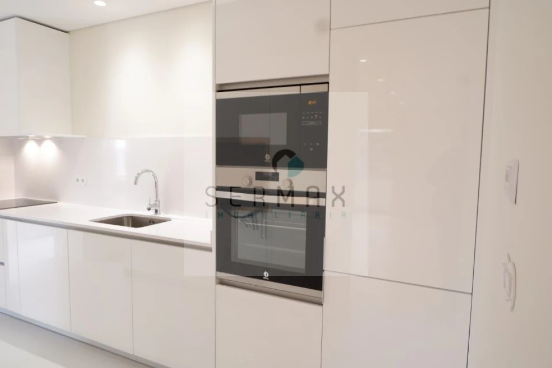 Apartamento T3 para Venda em Lordelo do Ouro e Massarelos Foto 8