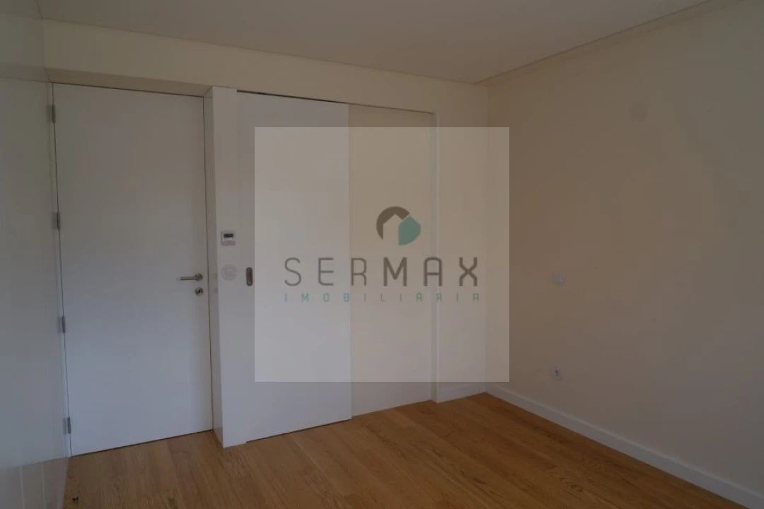Apartamento T3 para Venda em Lordelo do Ouro e Massarelos Foto 14