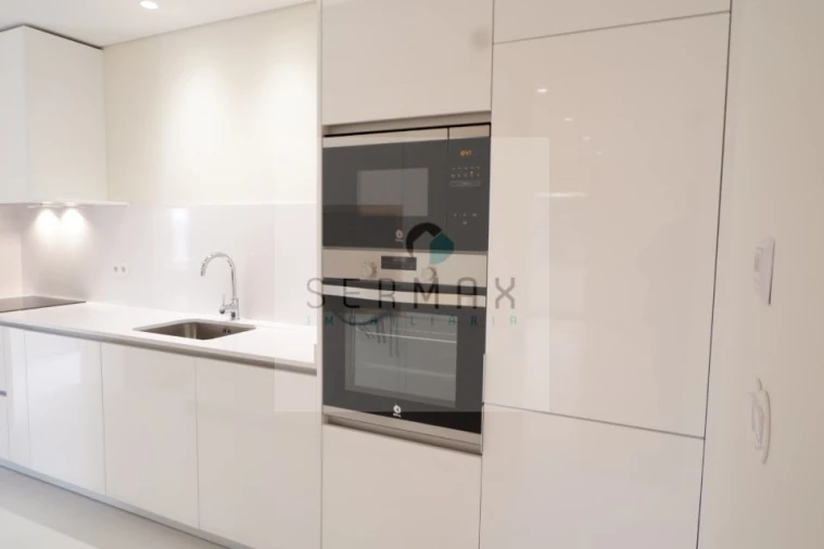 Apartamento T3 para Venda em Lordelo do Ouro e Massarelos Foto 8