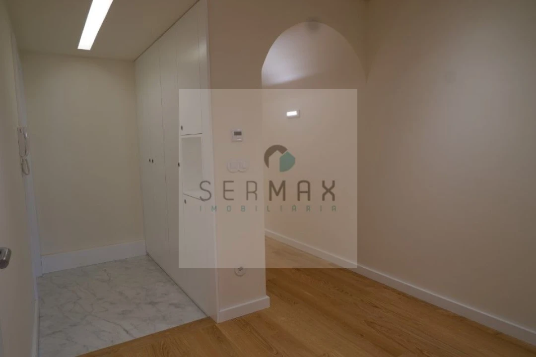 Apartamento T3 para Venda em Lordelo do Ouro e Massarelos Foto 5