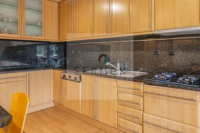 Apartamento T5 para Venda em Santa Marinha e São Pedro da Afurada