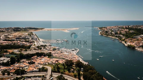 Apartamento T5 para Venda em Santa Marinha e São Pedro da Afurada