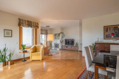 Apartamento T5 para Venda em Santa Marinha e São Pedro da Afurada