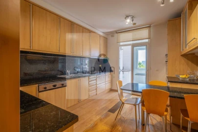 Apartamento T5 para Venda em Santa Marinha e São Pedro da Afurada