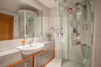 Apartamento T5 para Venda em Santa Marinha e São Pedro da Afurada