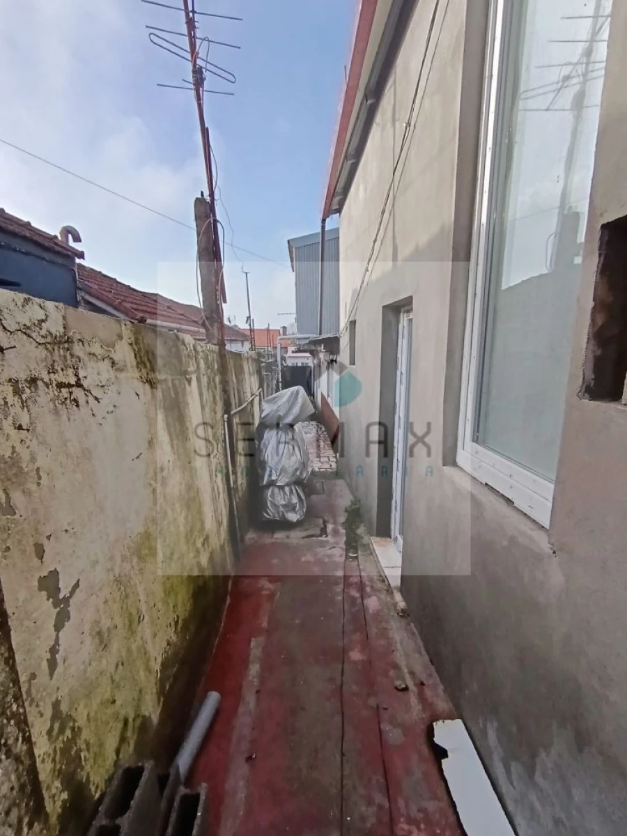 Moradia T2 para Venda em Santa Marinha e São Pedro da Afurada Foto 3