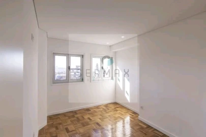 Apartamento T4 para Venda em Cedofeita, Santo Ildefonso, Sé, Miragaia, São Nicolau e Vitória