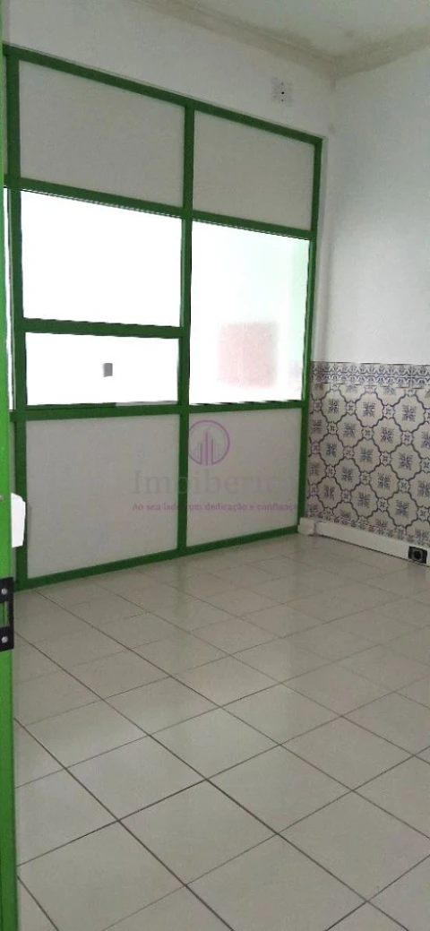 Loja para Venda em Algueirão-Mem Martins