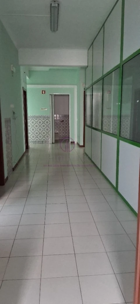 Loja para Venda em Algueirão-Mem Martins