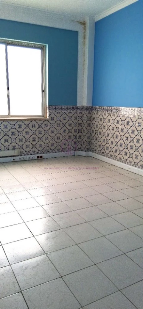 Loja para Venda em Algueirão-Mem Martins