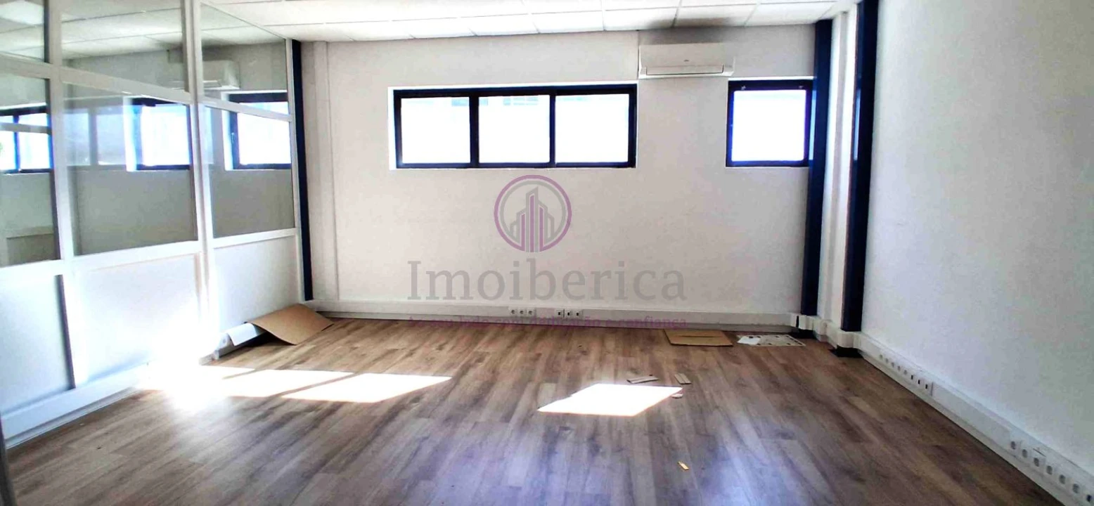 Loja para Arrendamento em Massamá e Monte Abraão Foto 24