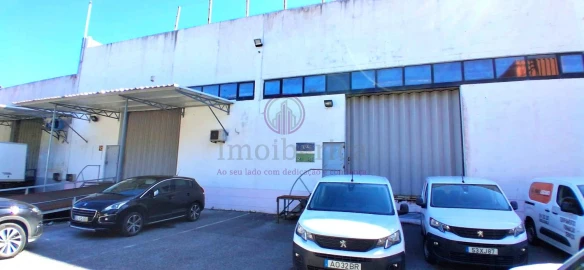 Loja para Arrendamento em Massamá e Monte Abraão