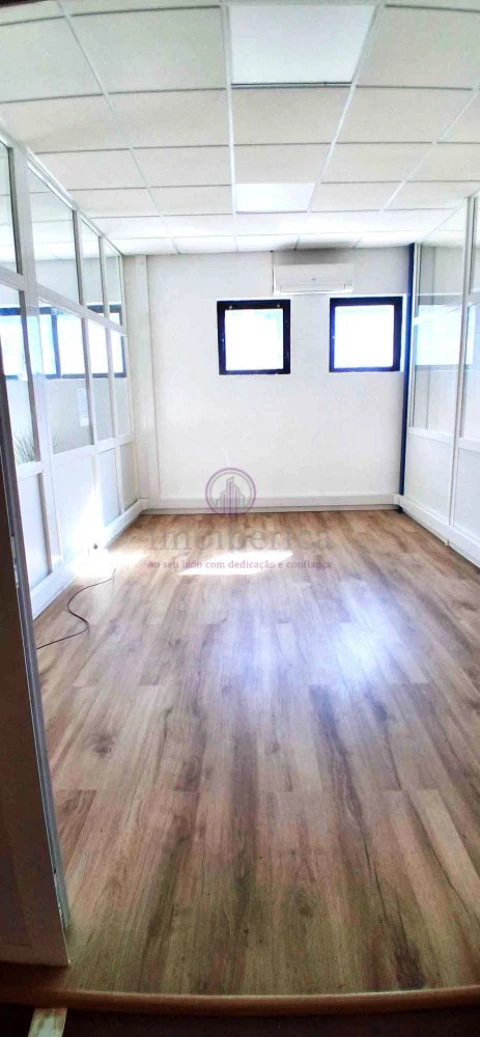 Loja para Arrendamento em Massamá e Monte Abraão