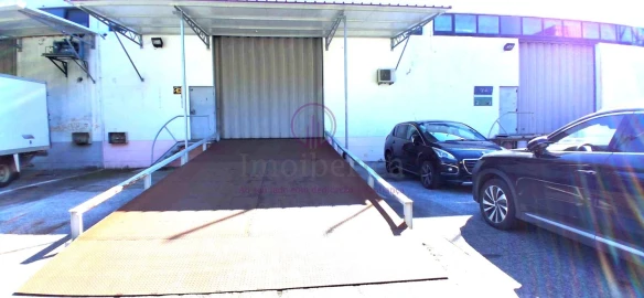 Loja para Arrendamento em Massamá e Monte Abraão