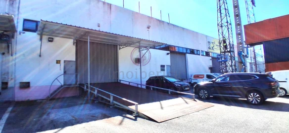 Loja para Arrendamento em Massamá e Monte Abraão