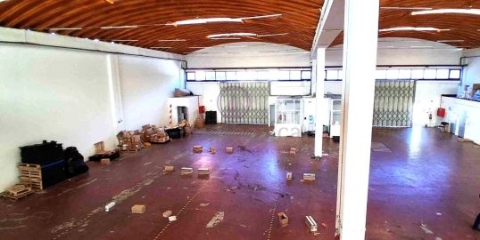 Loja para Arrendamento em Massamá e Monte Abraão