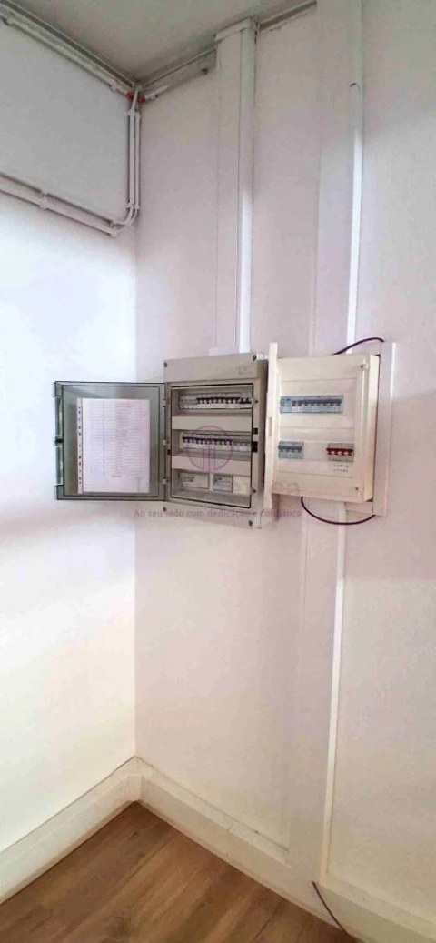 Loja para Arrendamento em Massamá e Monte Abraão