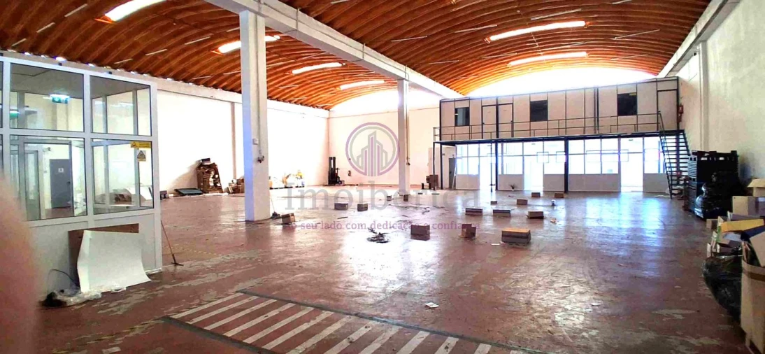 Loja para Arrendamento em Massamá e Monte Abraão Foto 9