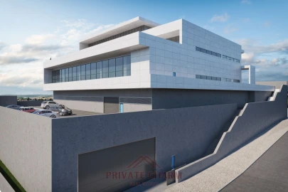 Loja para Arrendamento em Sacavém e Prior Velho