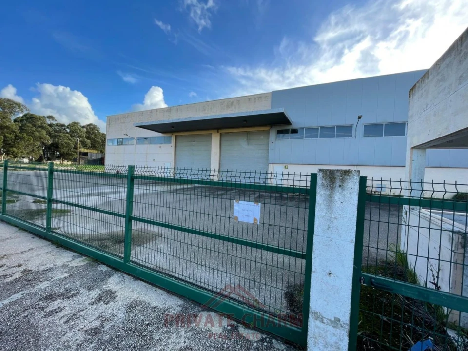 Loja para Arrendamento em Samora Correia Foto 1