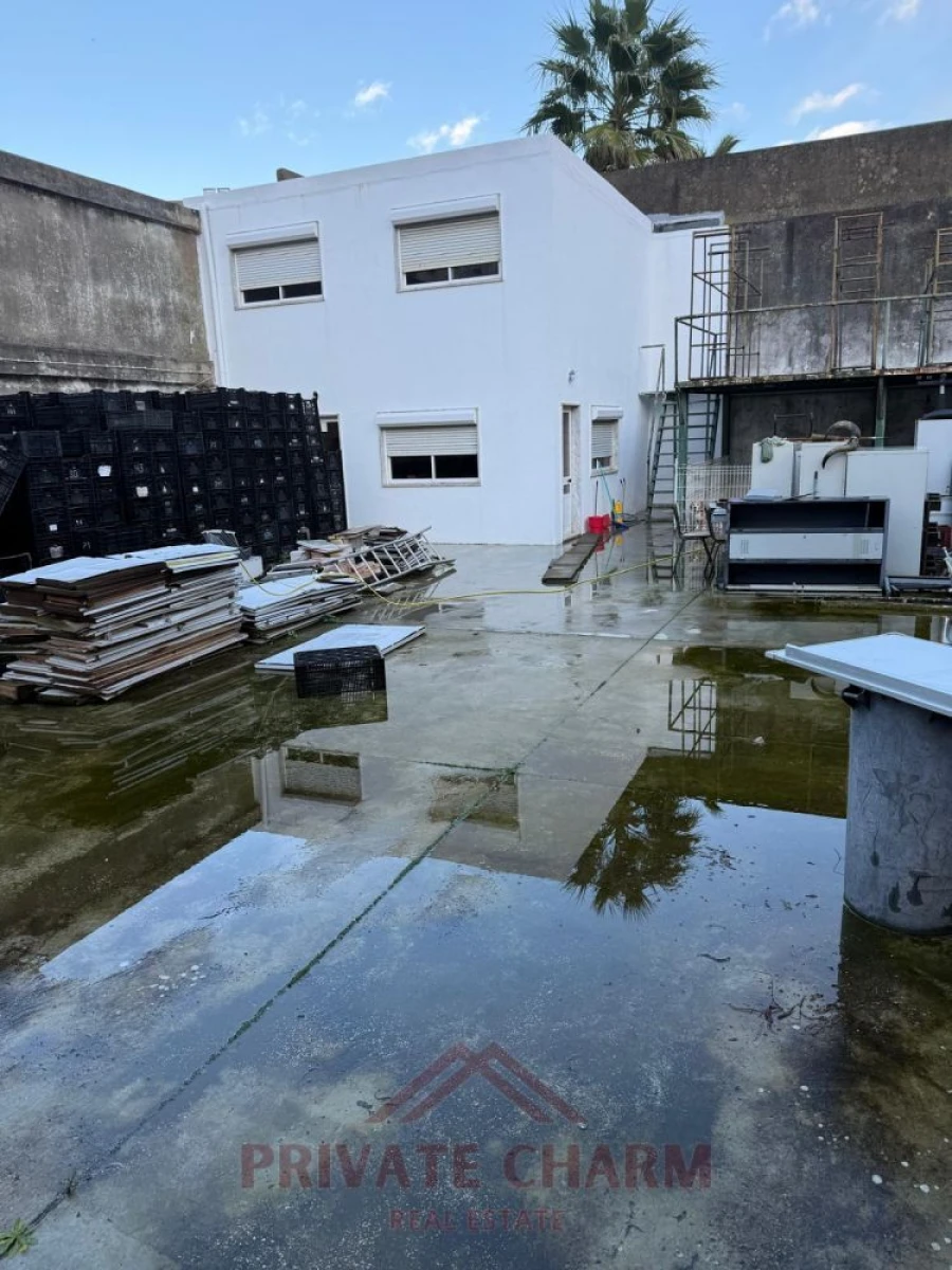 Loja para Arrendamento em Sacavém e Prior Velho Foto 5