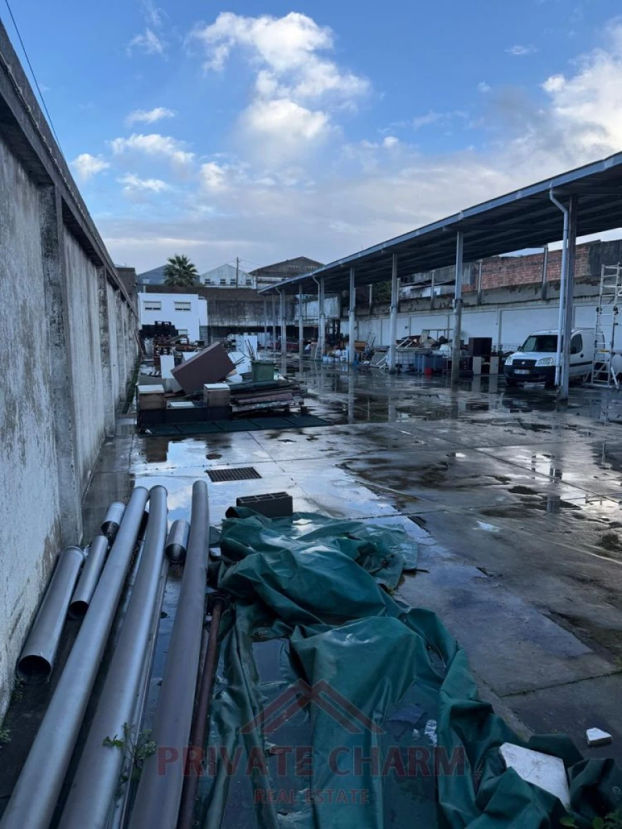 Loja para Arrendamento em Sacavém e Prior Velho Foto 2
