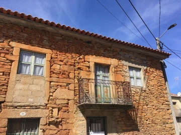 Moradia T3 para Venda em Torre de Moncorvo