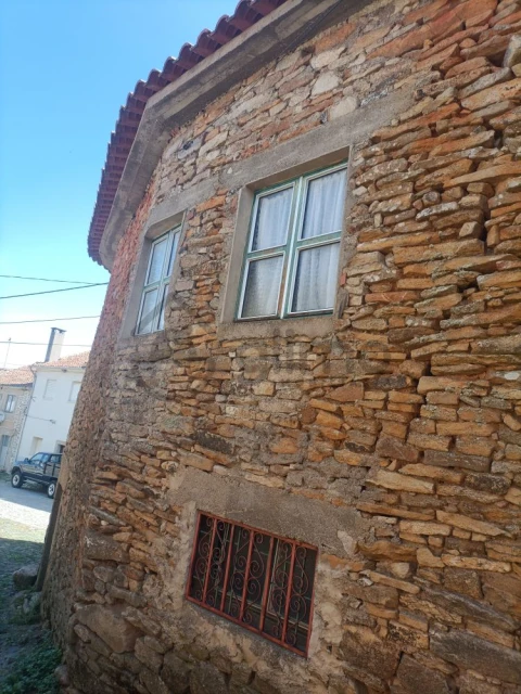 Moradia T3 para Venda em Torre de Moncorvo